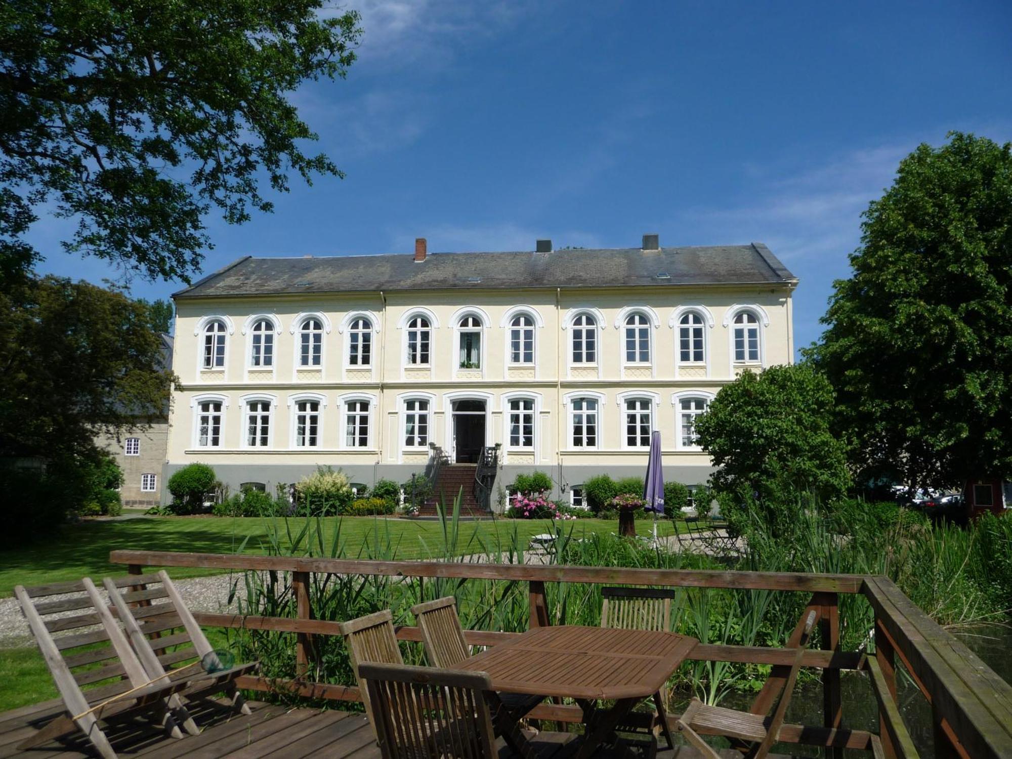 Ferienwohnungen Herrenhaus Gut Oestergaard 斯泰恩伯格 外观 照片